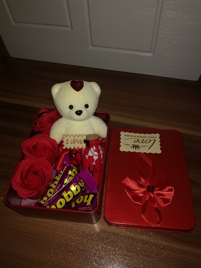 باکس هدیه شماره 16 - اقتصادی خرس و شکلات